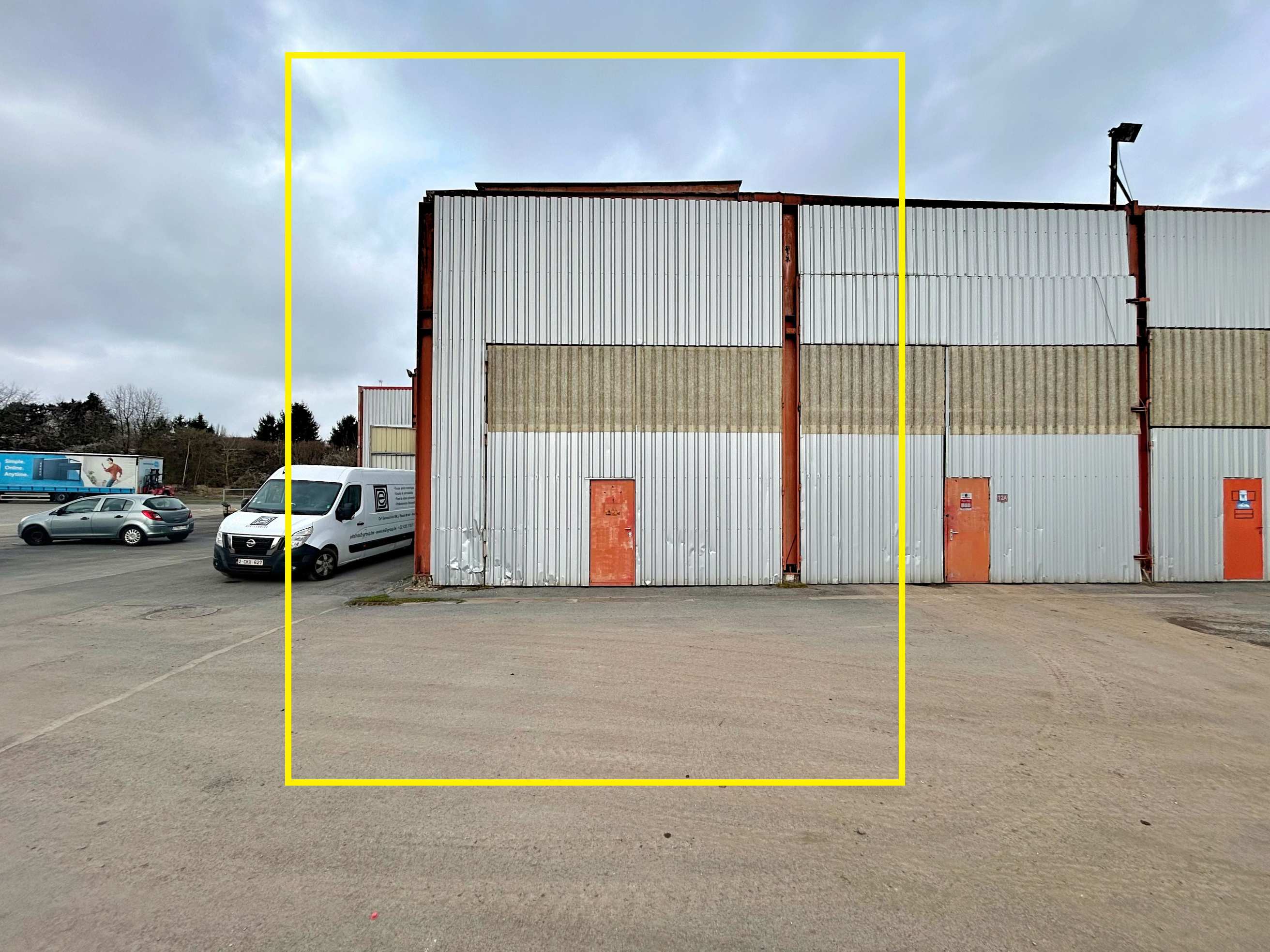 Entrepôt 240m²